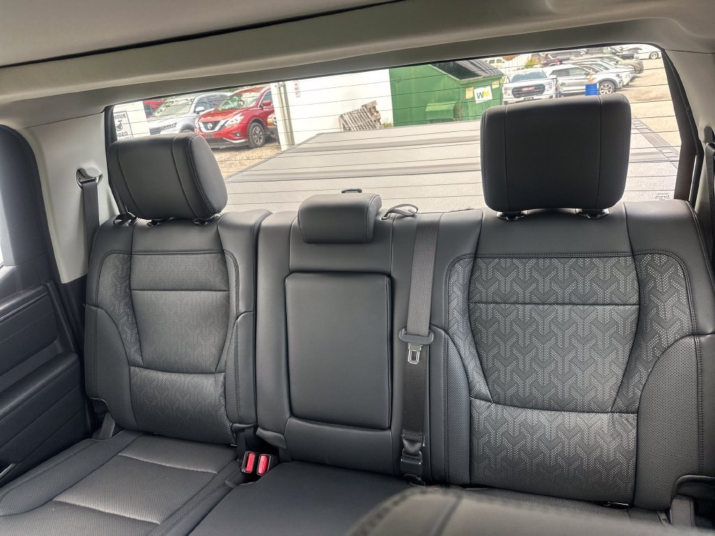 Used 2024 Toyota Tundra Limited AWD/4WD image 21