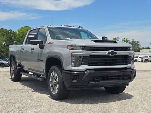 Used 2025 Chevrolet Silverado 2500 Custom w/ Custom Value Package AWD/4WD image 7