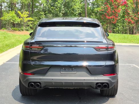 Certified 2023 Porsche Cayenne Platinum Edition AWD/4WD image 29
