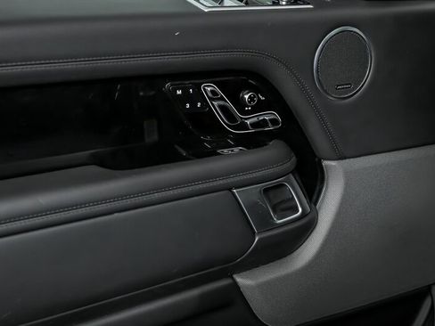Used 2020 Land Rover Range Rover HSE image 15