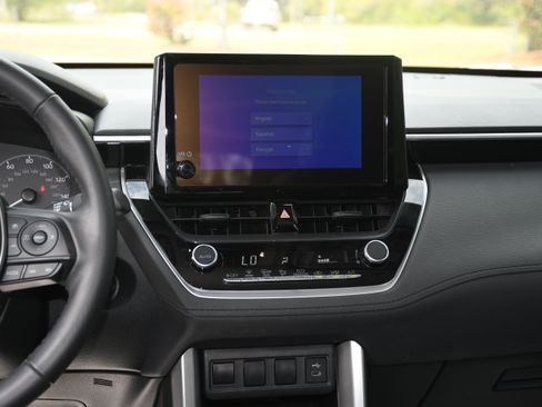 Used 2024 Toyota Corolla Cross LE image 15