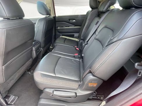 Used 2023 Nissan Pathfinder SL w/ Lighting Package (N92) AWD/4WD image 12