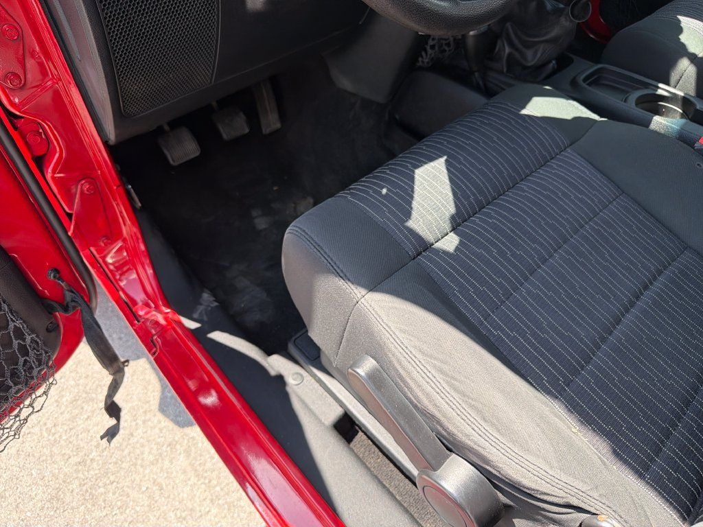 Used 2012 Jeep Wrangler Sport AWD/4WD image 17