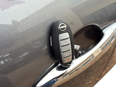 Used 2023 Nissan Altima 2.5 SV w/ SV Premium Package image 21