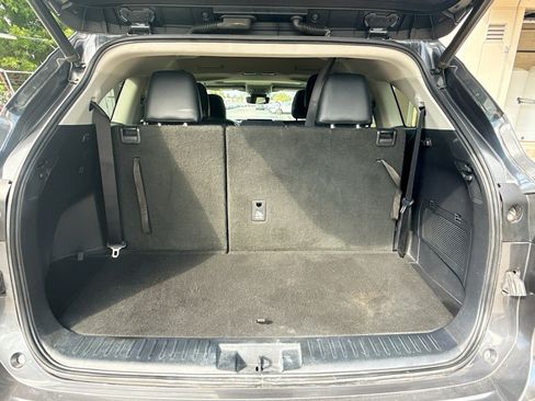 Used 2020 Toyota Highlander XLE image 27