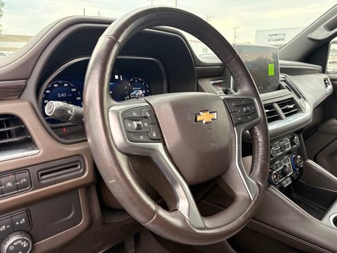 Used 2022 Chevrolet Suburban LT w/ Luxury Package AWD/4WD image 10