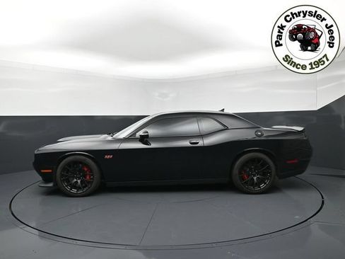 Used 2015 Dodge Challenger SRT w/ Technology Group RWD image 3
