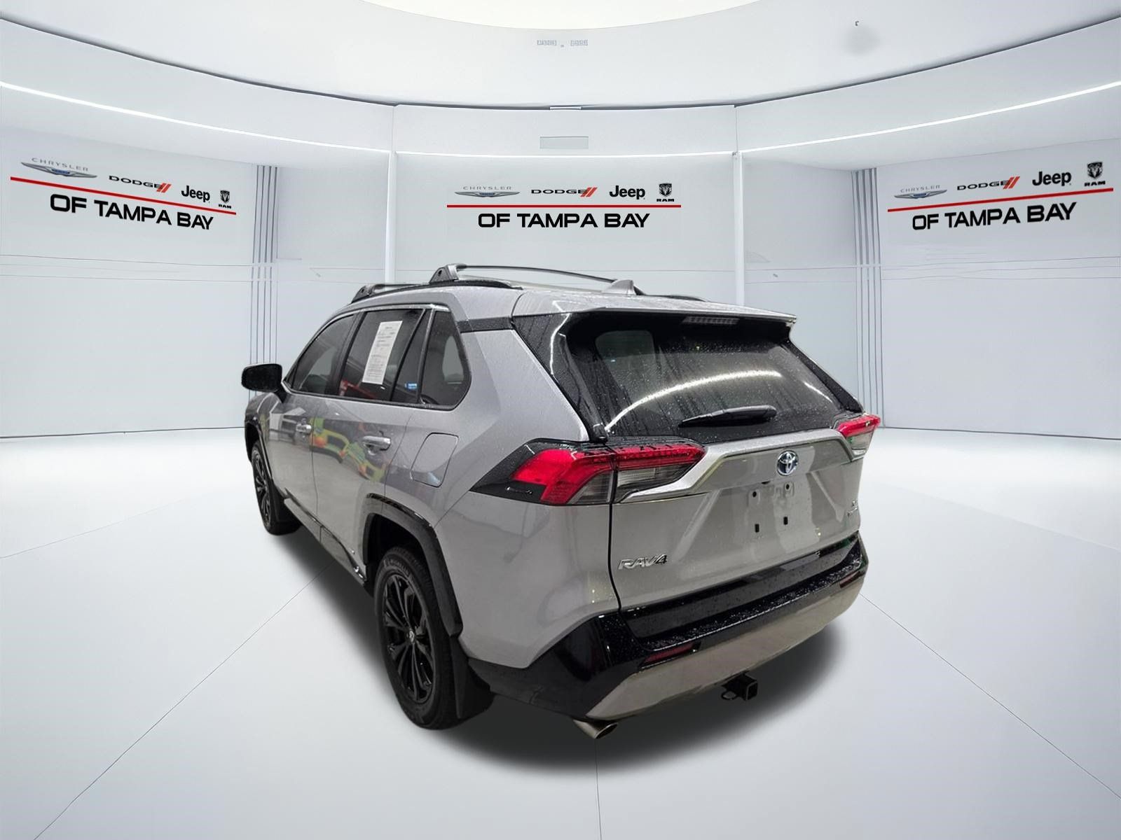 Used 2024 Toyota RAV4 SE AWD/4WD image 4