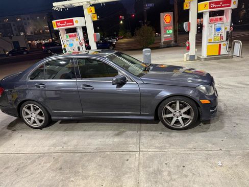 Used 2014 Mercedes-Benz C 300 4MATIC Sedan image 1
