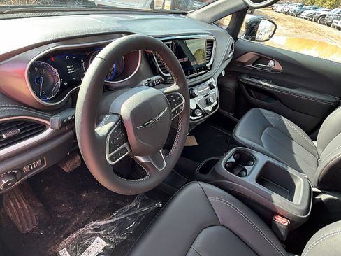New 2026 Chrysler Pacifica Select image 19