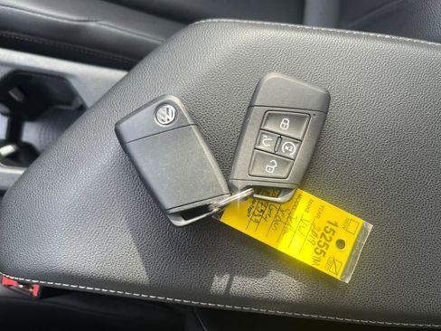 Used 2019 Volkswagen Jetta SE w/ Cold Weather Package image 33