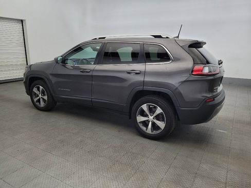 Used 2019 Jeep Cherokee Limited image 3