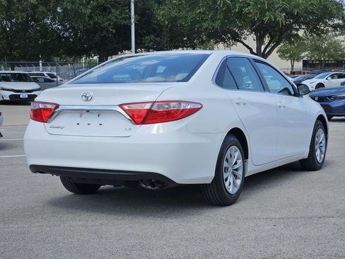 Used 2015 Toyota Camry LE FWD image 5