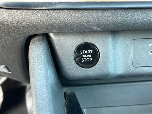 Used 2024 Nissan Rogue S image 14