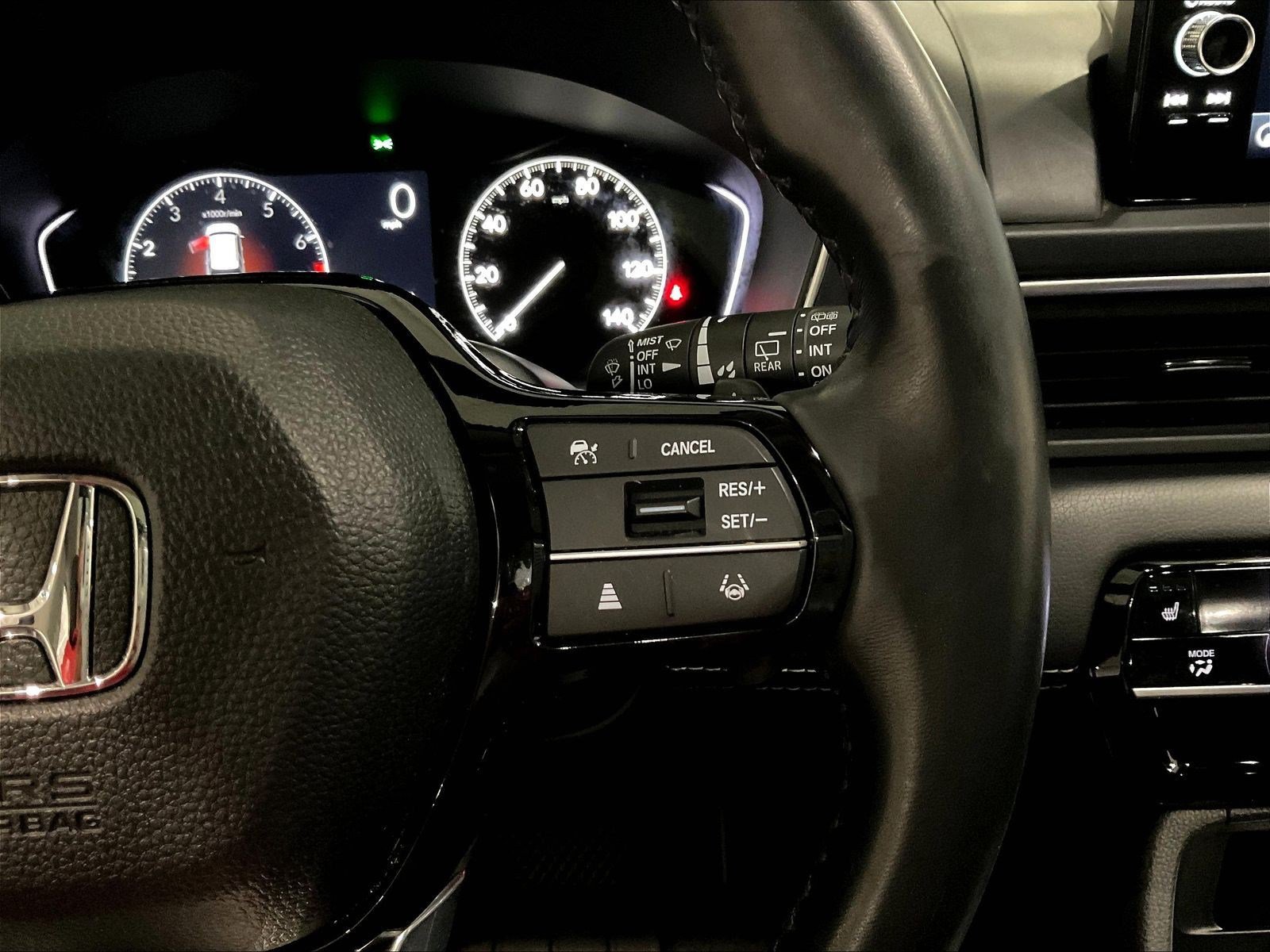 Used 2025 Honda Pilot Touring image 12