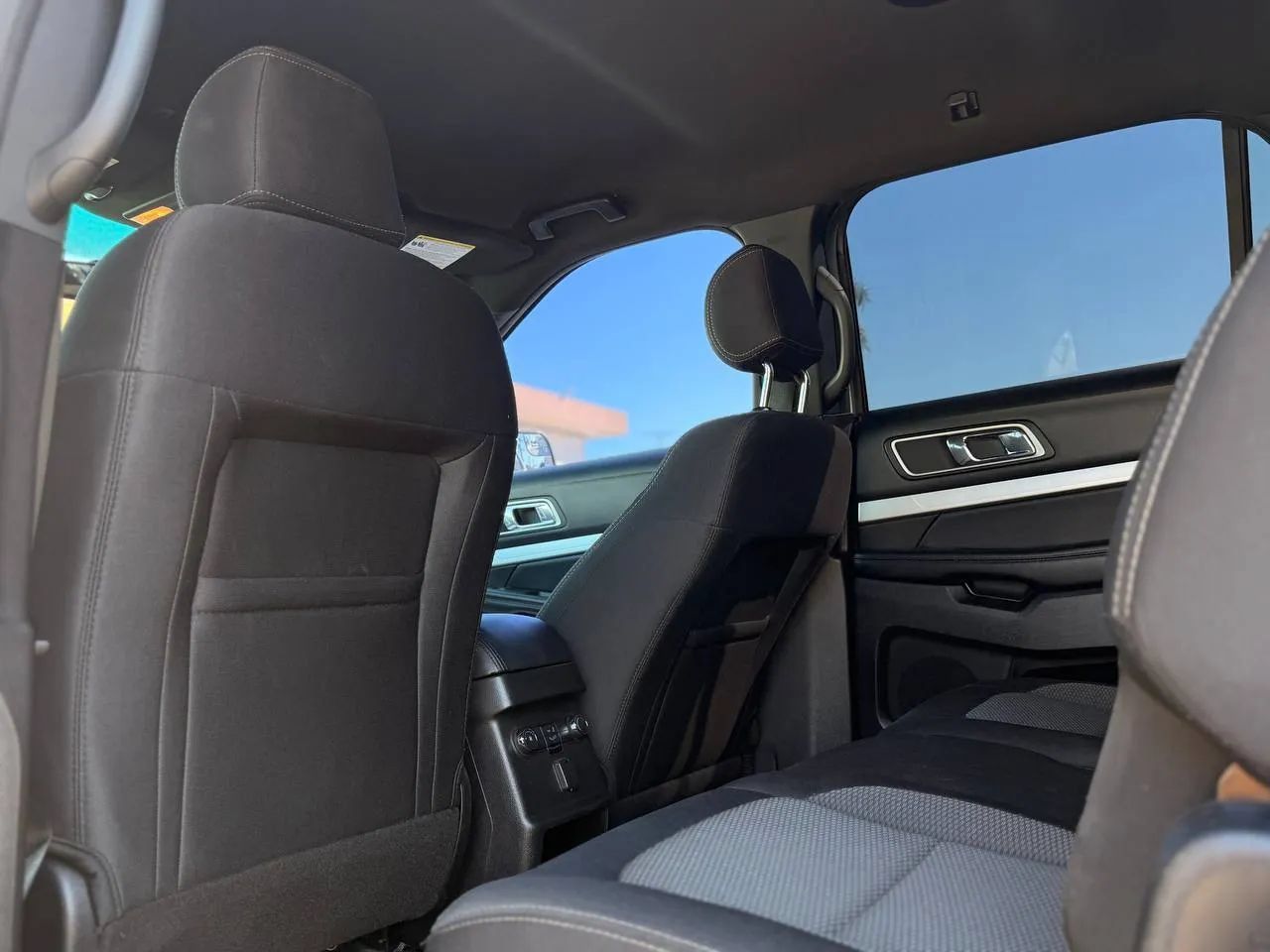 Used 2017 Ford Explorer XLT FWD image 29
