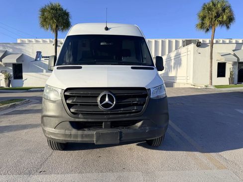 Used 2020 Mercedes-Benz Sprinter 2500 image 2