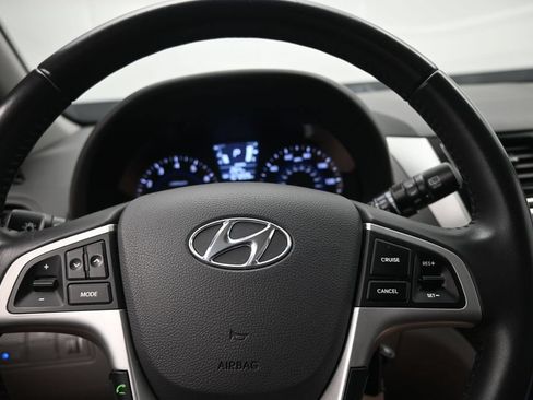 Used 2014 Hyundai Accent SE FWD image 12