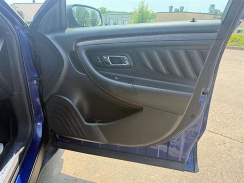 Used 2013 Ford Taurus Limited image 18