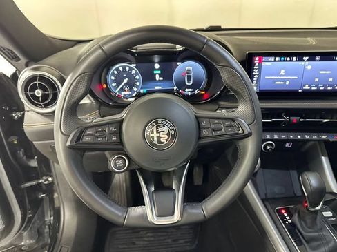 Used 2024 Alfa Romeo Tonale Ti AWD/4WD image 17