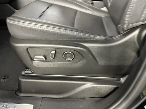 Used 2025 GMC Yukon Denali image 24