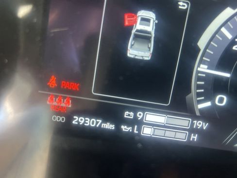 Used 2022 Toyota Tundra Limited image 6