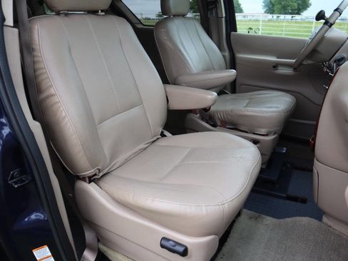 Used 2002 Ford Windstar SEL FWD image 9