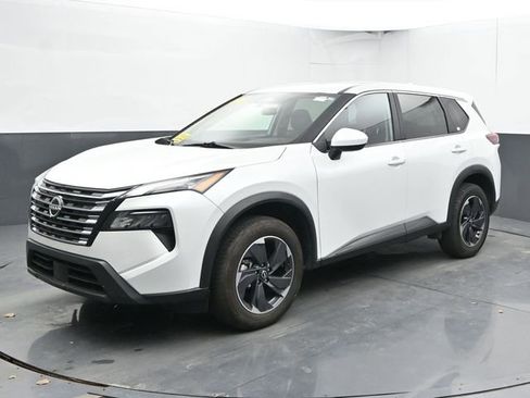 Used 2025 Nissan Rogue SV image 6