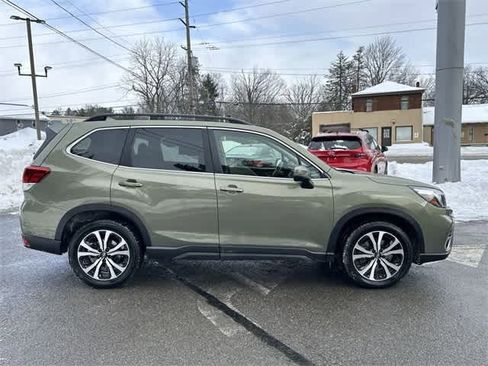 Used 2019 Subaru Forester Limited image 3