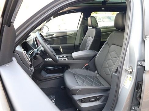 New 2026 Volkswagen Atlas Cross Sport SE image 8