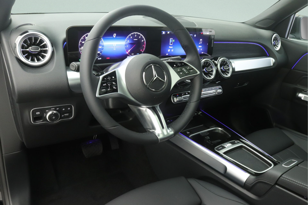 New 2026 Mercedes-Benz GLB 250 image 4