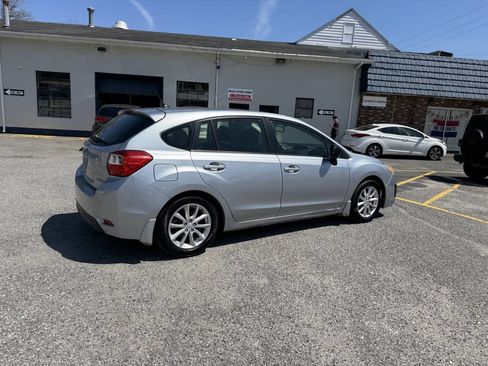 Used 2013 Subaru Impreza 2.0i Premium w/ All-Weather Pkg image 11