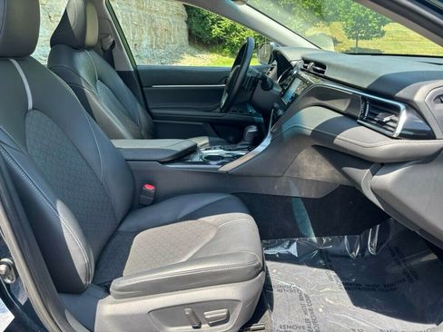 Used 2018 Toyota Camry XSE FWD image 14