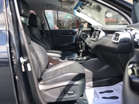 Used 2017 Kia Sorento EX AWD/4WD image 9