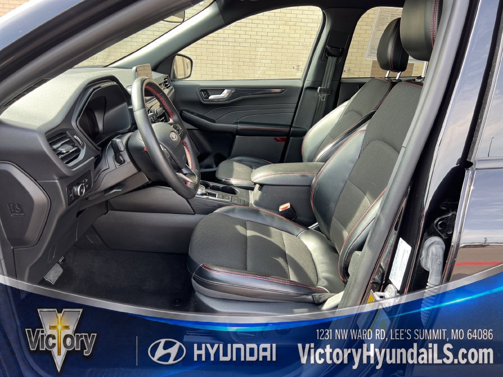 Used 2025 Ford Escape ST-Line Select AWD/4WD image 9