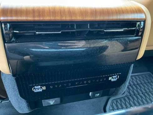 Certified 2025 Jeep Grand Wagoneer Series III AWD/4WD image 24