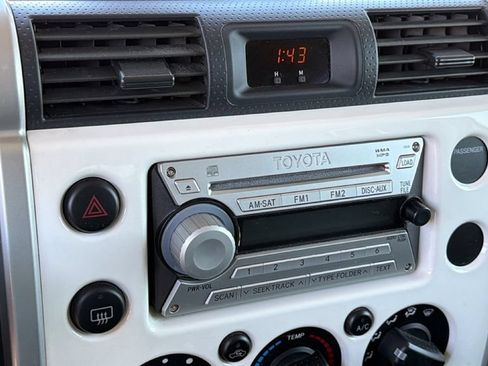 Used 2010 Toyota FJ Cruiser 4WD image 15