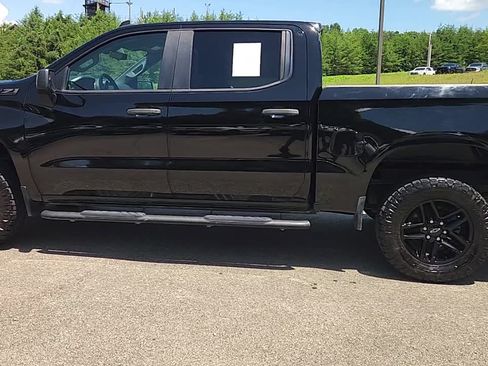 Used 2021 Chevrolet Silverado 1500 Custom Trail Boss AWD/4WD image 3