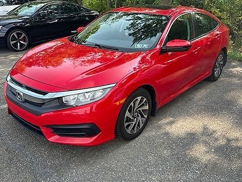 Used 2018 Honda Civic EX image 2