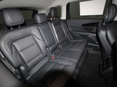 New 2026 Lincoln Nautilus Premier image 22