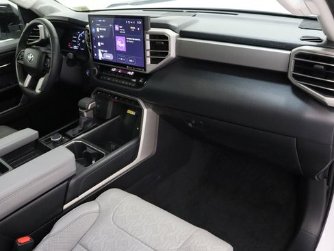 Used 2024 Toyota Tundra Limited image 40