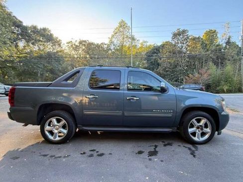 Used 2012 Chevrolet Avalanche LS RWD image 7