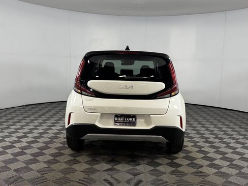Used 2025 Kia Soul LX FWD image 8