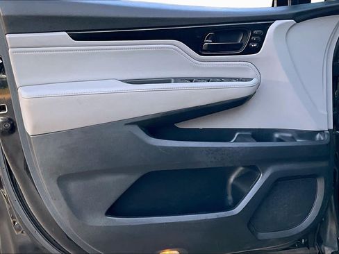 Used 2018 Honda Odyssey Elite image 24
