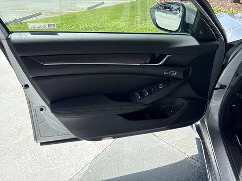 Used 2019 Honda Accord Touring image 16