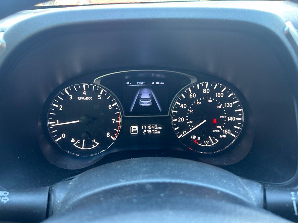 Used 2015 Nissan Pathfinder S FWD image 11