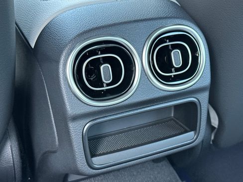 New 2025 Mercedes-Benz C 300 4MATIC Sedan image 15