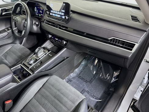Used 2024 Mitsubishi Outlander SE image 30