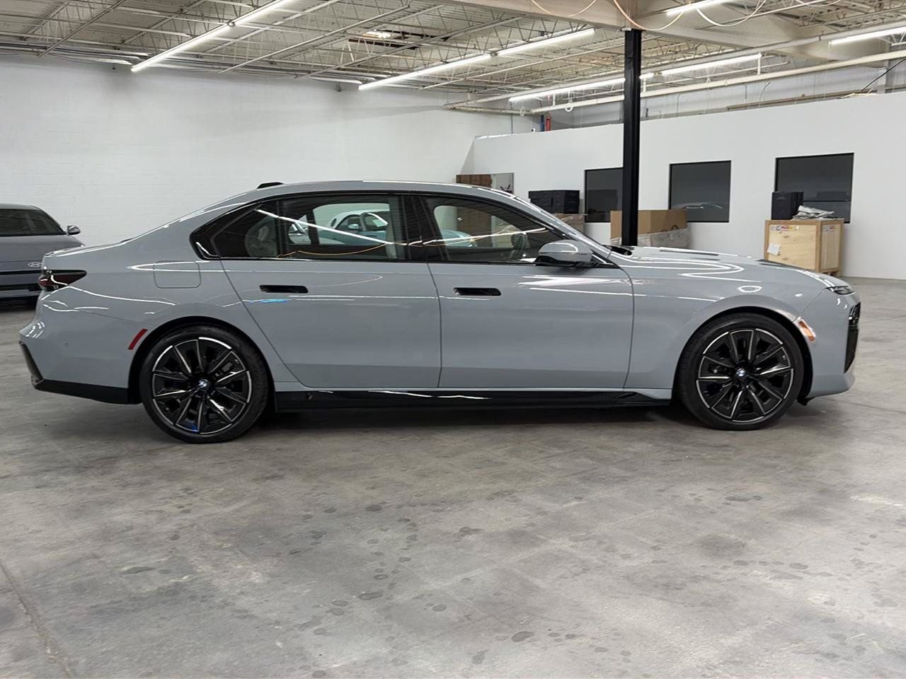 Used 2024 BMW i7 xDrive60 AWD/4WD image 6