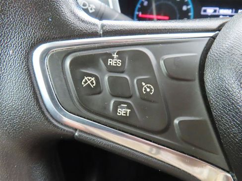 Used 2018 Chevrolet Equinox LT FWD image 22